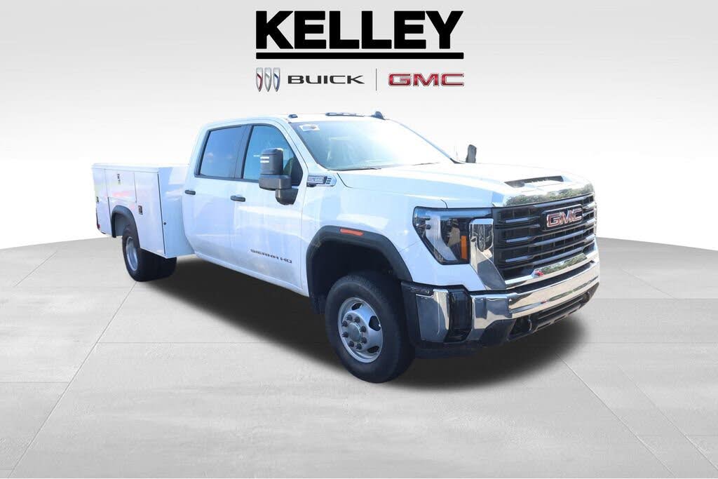 2025 GMC Sierra 3500HD Chassis Pro Crew Cab 4WD