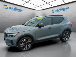 Volvo XC40 B5 Plus Dark Theme AWD