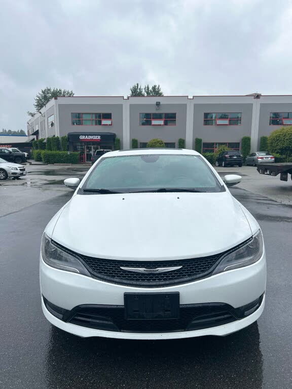 2015 Chrysler 200 S Sedan FWD