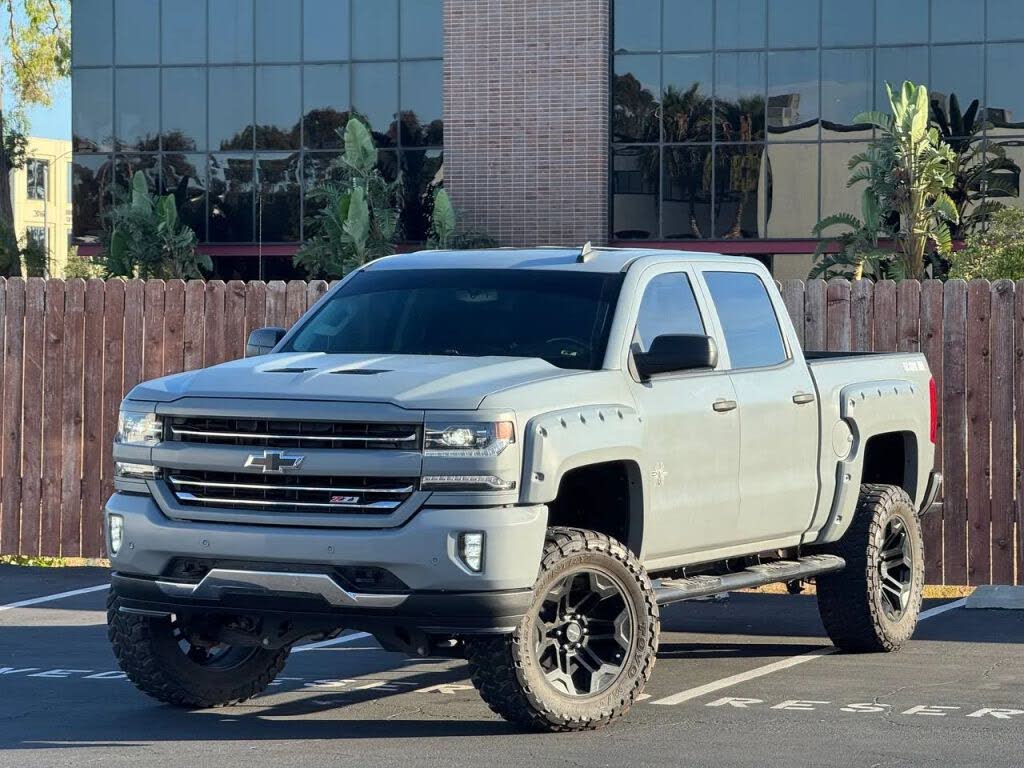2018 Chevrolet Silverado 1500 LTZ Z71 Crew Cab 4WD