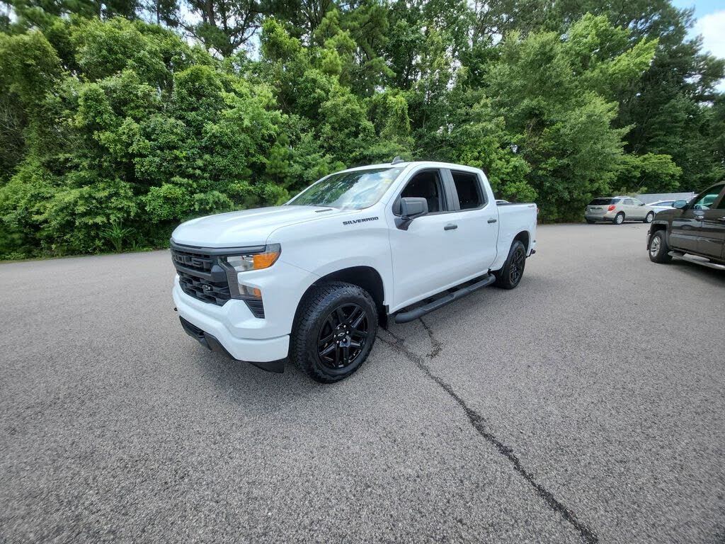 2025 Chevrolet Silverado 1500 Custom Crew Cab 4WD