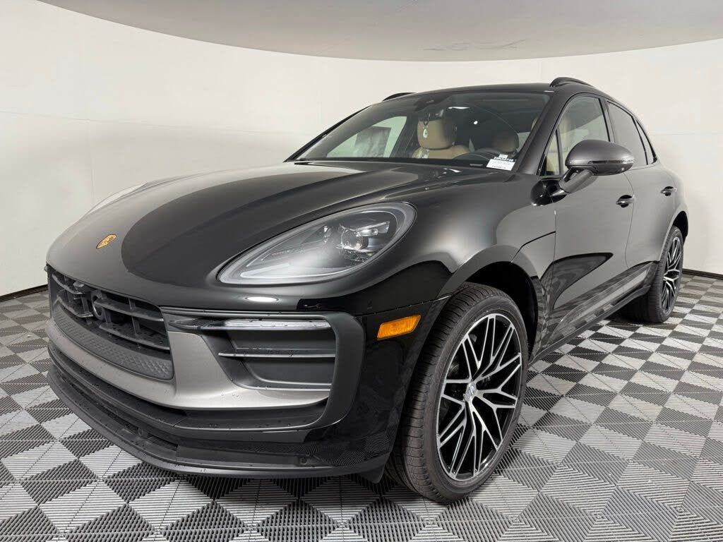 2025 Porsche Macan T AWD