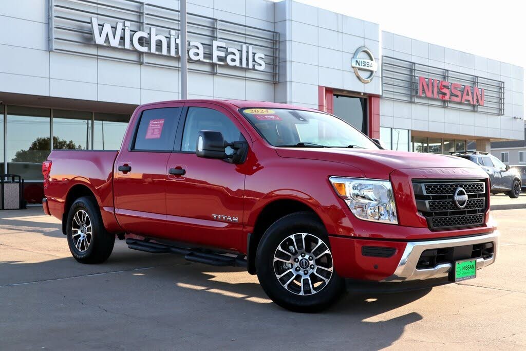 2024 Nissan Titan SV Crew Cab RWD