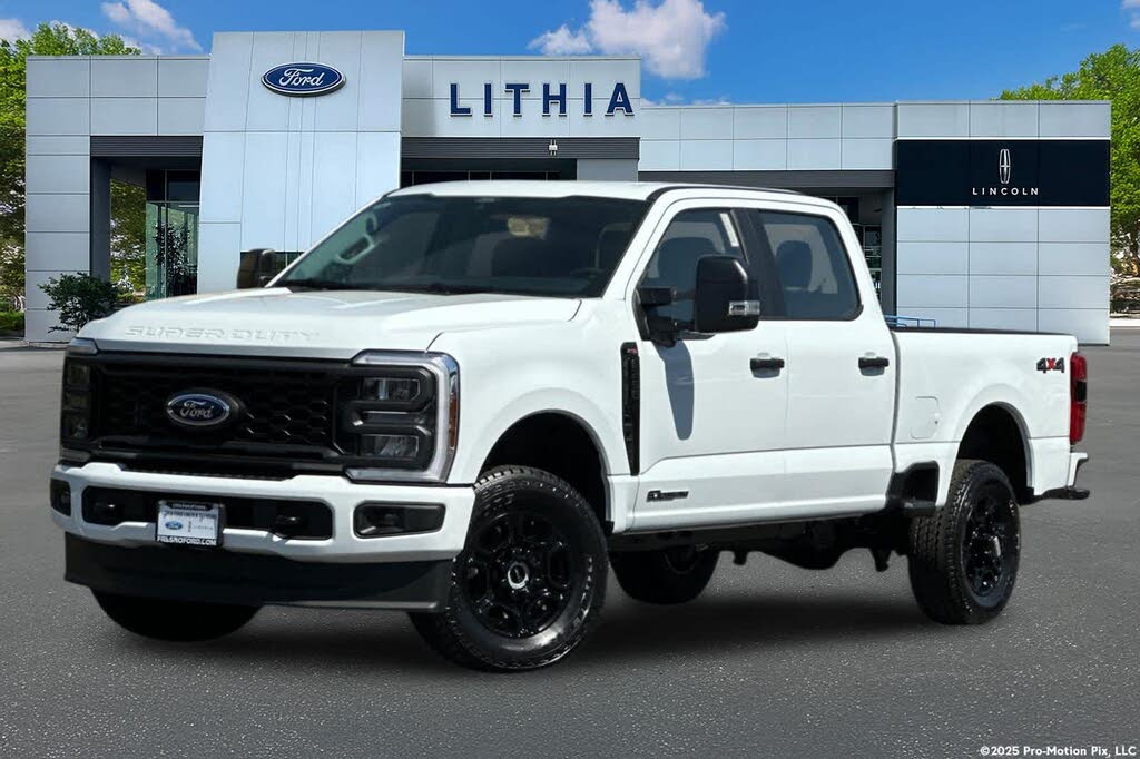2025 Ford F-250 Super Duty XL Crew Cab 4WD