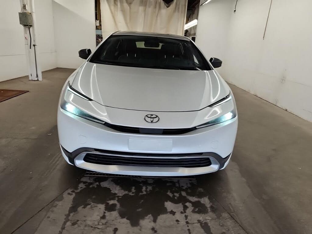 2024 Toyota Prius Prime SE FWD