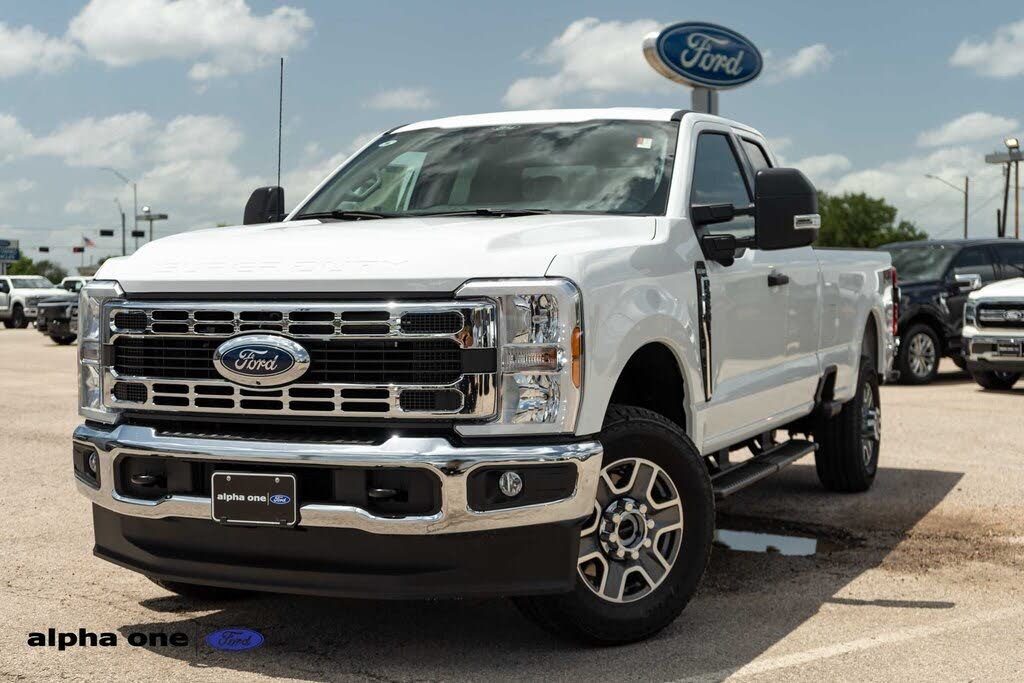 2025 Ford F-350 Super Duty XLT SuperCab LB 4WD