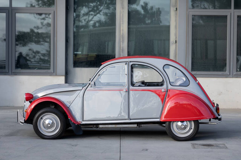 CITROEN　２CV　（LA　VACHE　QUI　RIT）　箱あり CITROEN 2CV （LA VACHE QUI RIT） 箱あり - メルカリ