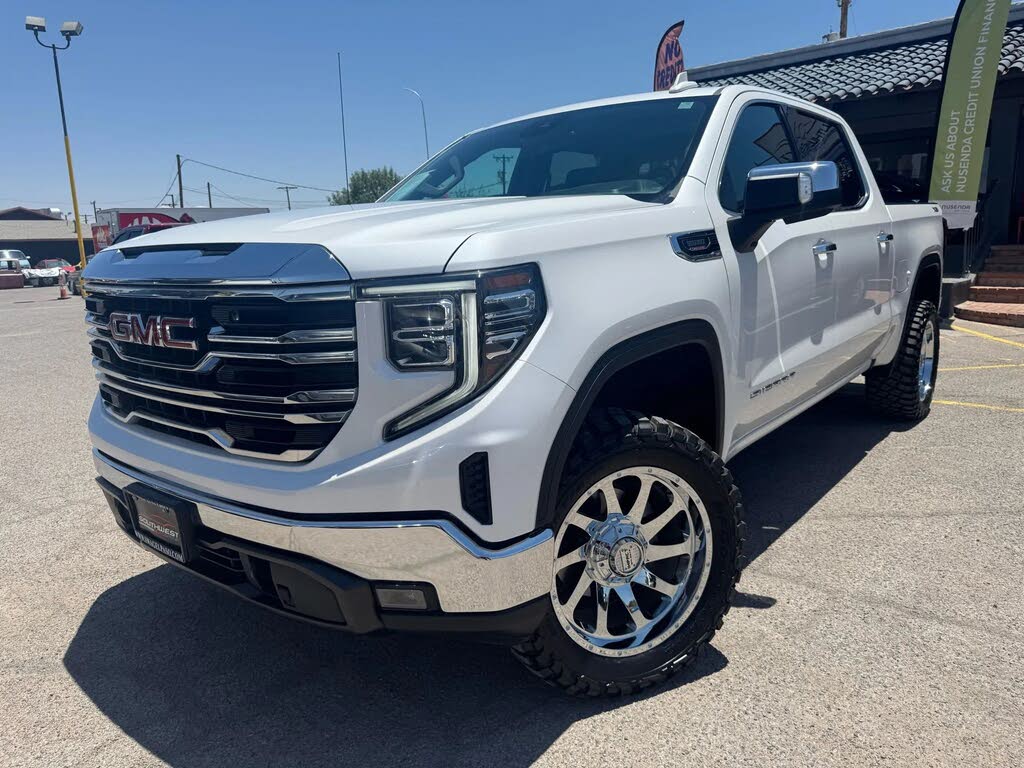 2022 GMC Sierra 1500 SLT Crew Cab 4WD