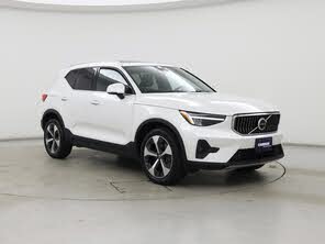 Volvo XC40 B5 Plus Bright Theme AWD