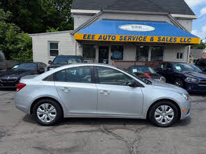 Chevrolet Cruze LS Sedan FWD