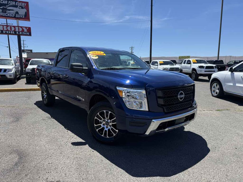 2023 Nissan Titan SV Crew Cab 4WD