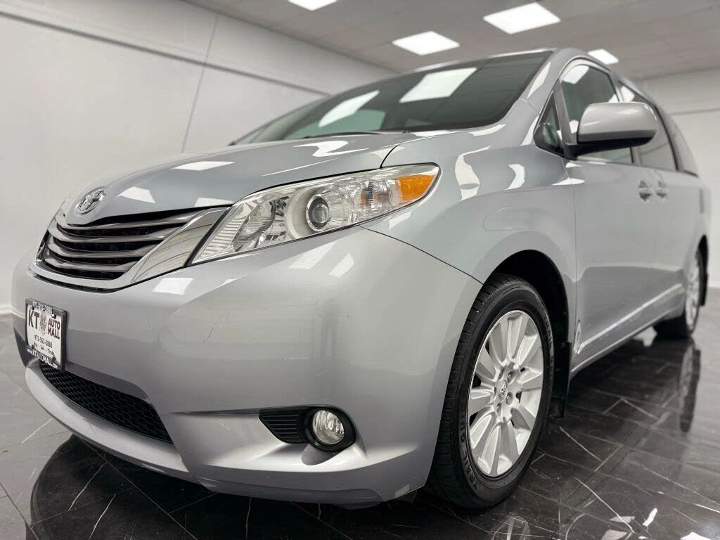 2014 Toyota Sienna XLE 7-Passenger AWD