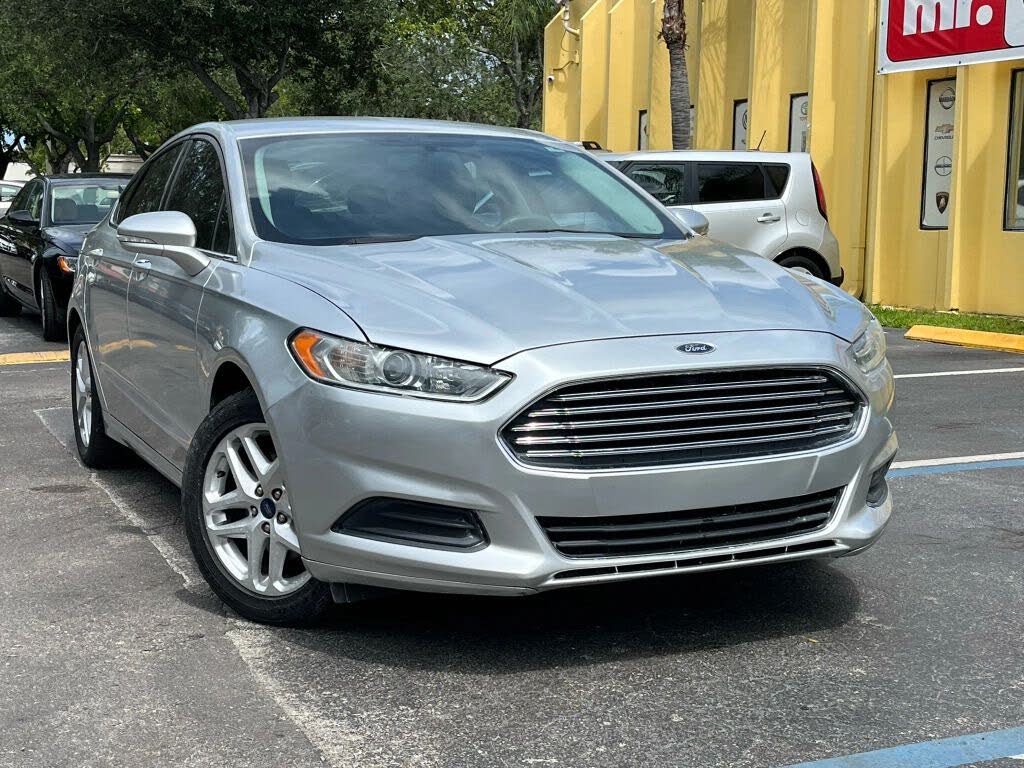 2016 Ford Fusion SE