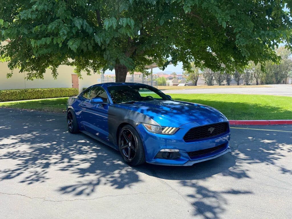 2017 Ford Mustang EcoBoost Coupe RWD