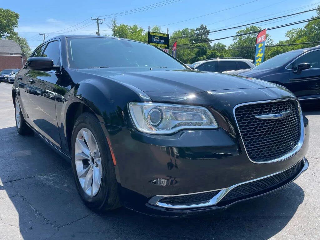 2018 Chrysler 300 Touring RWD