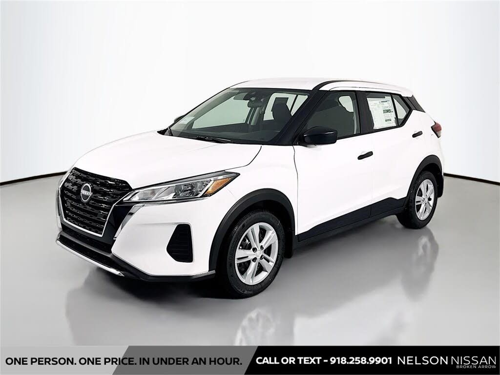 2025 Nissan Kicks Play S FWD