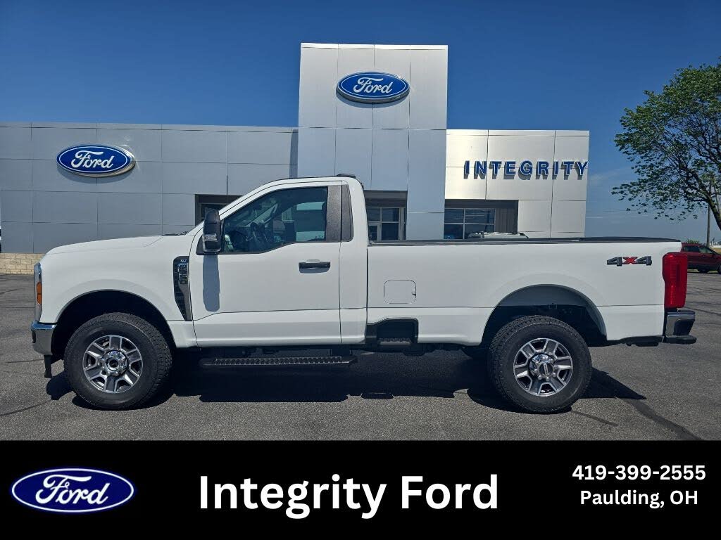 2025 Ford F-350 Super Duty XLT Regular Cab LB 4WD