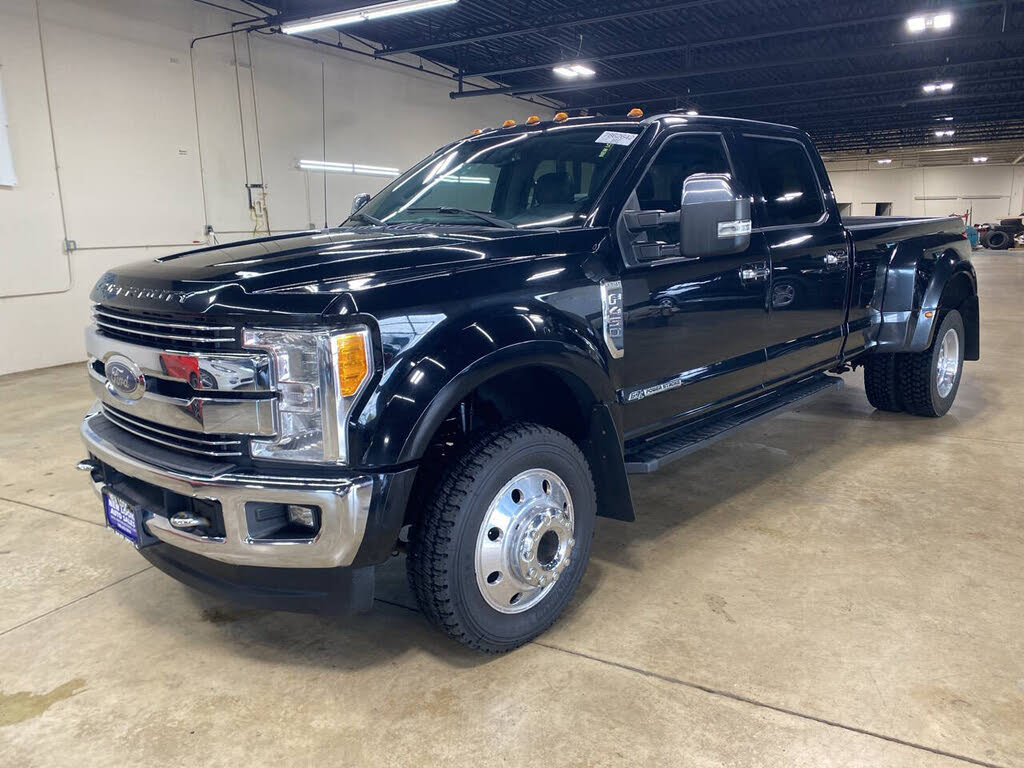 2017 Ford F-450 Super Duty Lariat Crew Cab LB DRW 4WD