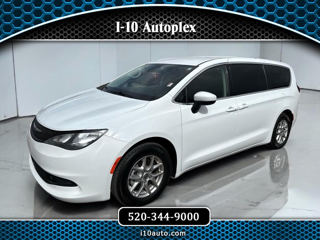 2023 Chrysler Voyager LX FWD