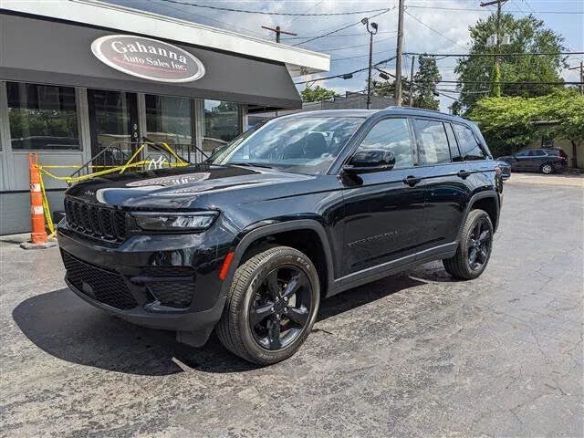 2023 Jeep Grand Cherokee Altitude 4WD