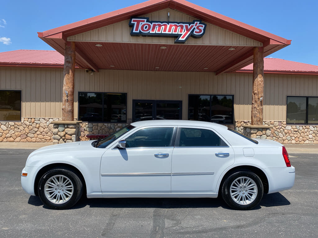 2010 Chrysler 300 Touring RWD