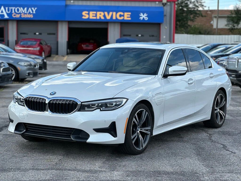 2022 BMW 3 Series 330e Hybrid Plug-in RWD