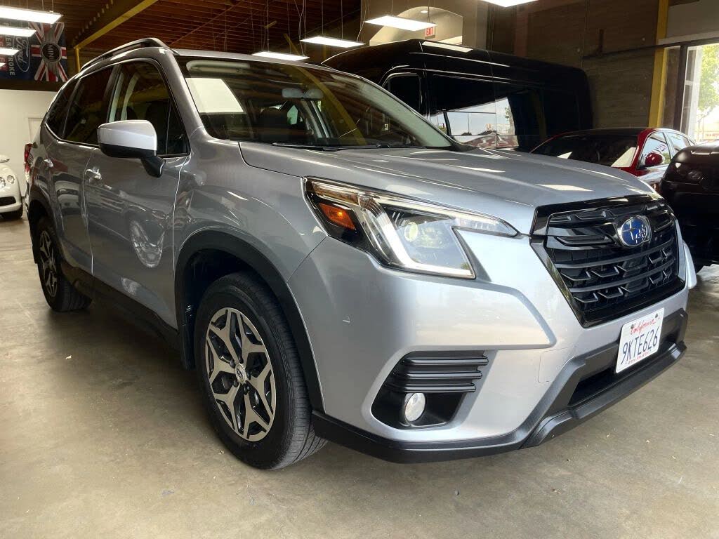 2023 Subaru Forester Premium Crossover AWD