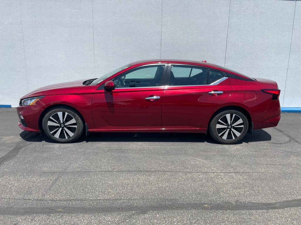 2022 Nissan Altima 2.5 SV FWD