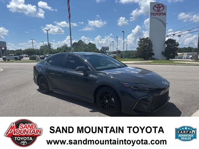 2025 Toyota Camry SE FWD