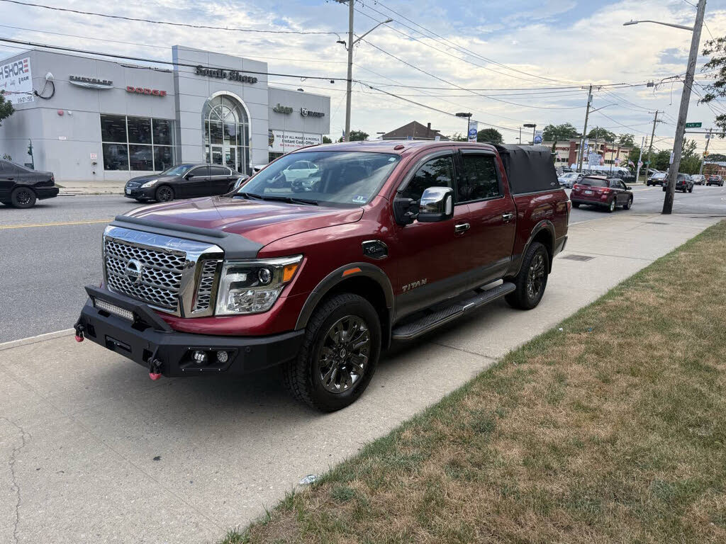 2017 Nissan Titan Platinum Reserve Crew Cab 4WD