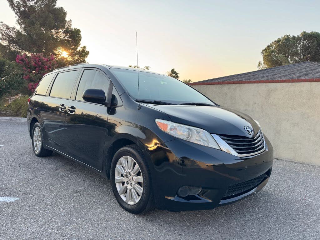 2014 Toyota Sienna LE 7-Passenger AWD