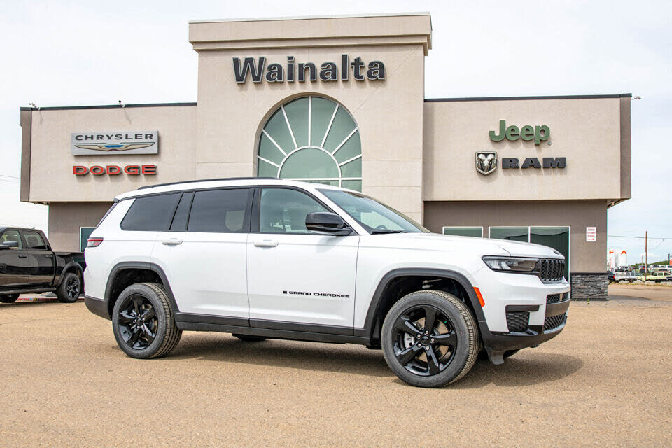 2025 Jeep Grand Cherokee L Altitude 4WD