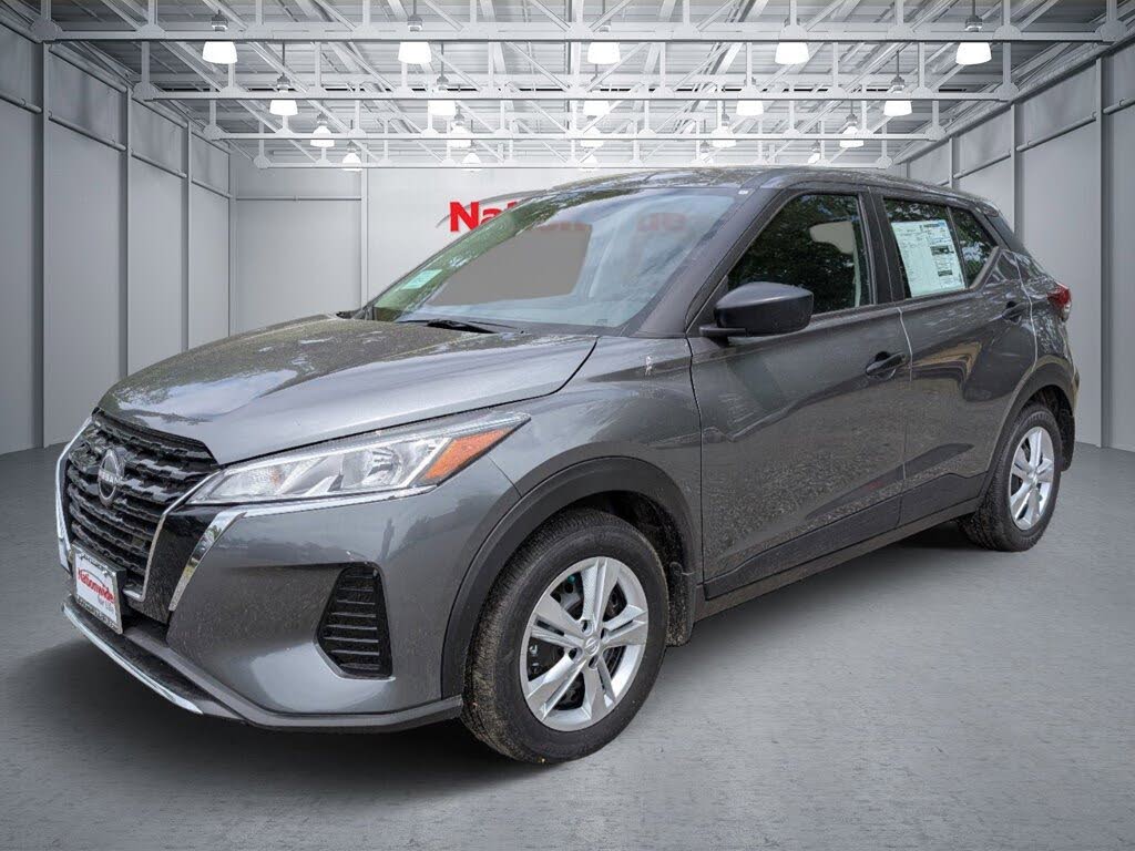 2025 Nissan Kicks Play S FWD