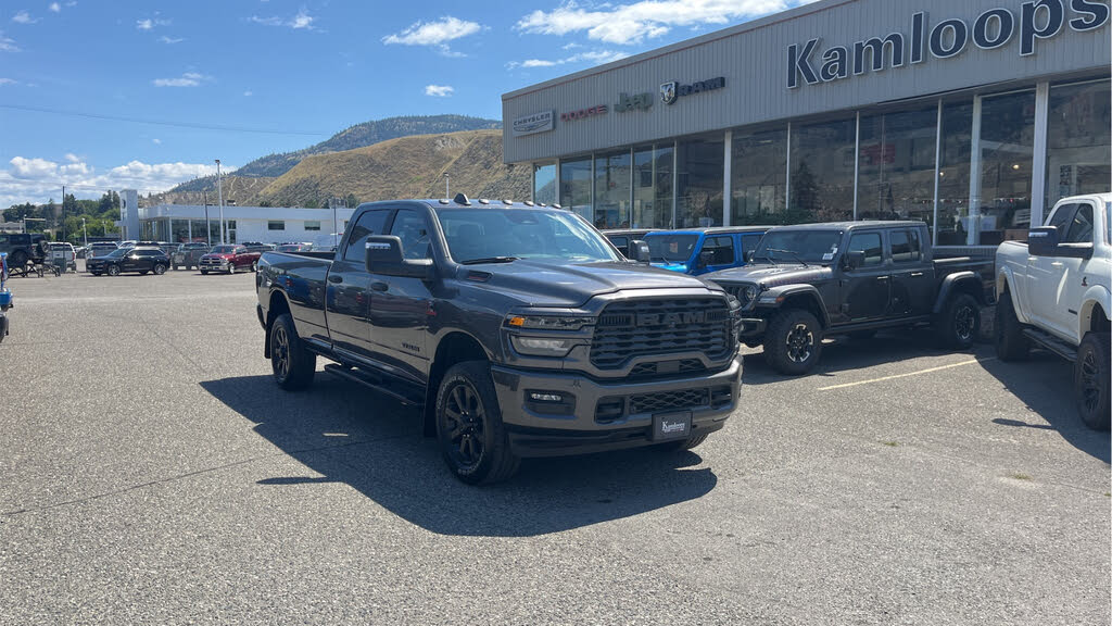 2025 RAM 3500 Big Horn Crew Cab LB 4WD