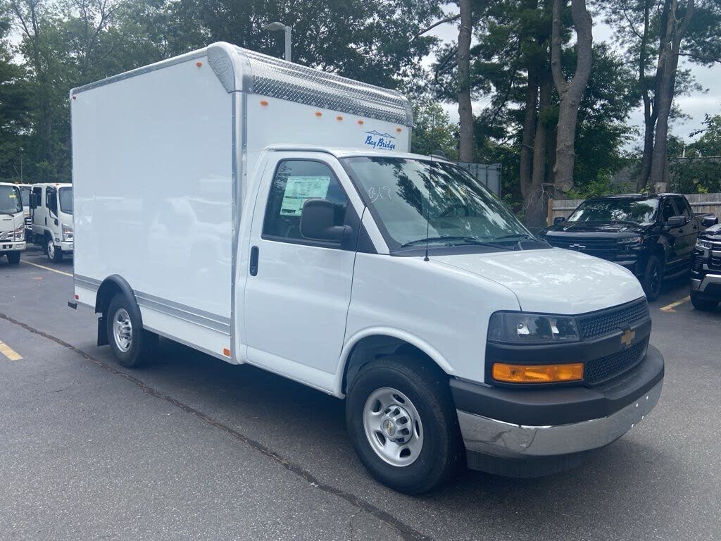 2025 Chevrolet Express Chassis 3500 Cutaway 139