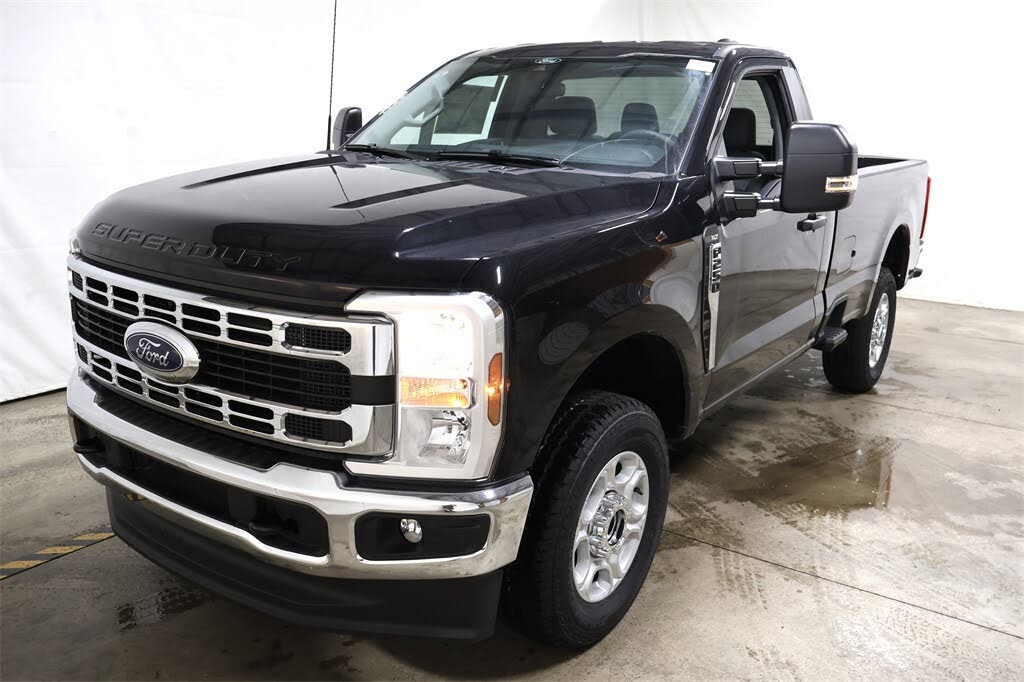 2025 Ford F-250 Super Duty XLT Regular Cab LB 4WD