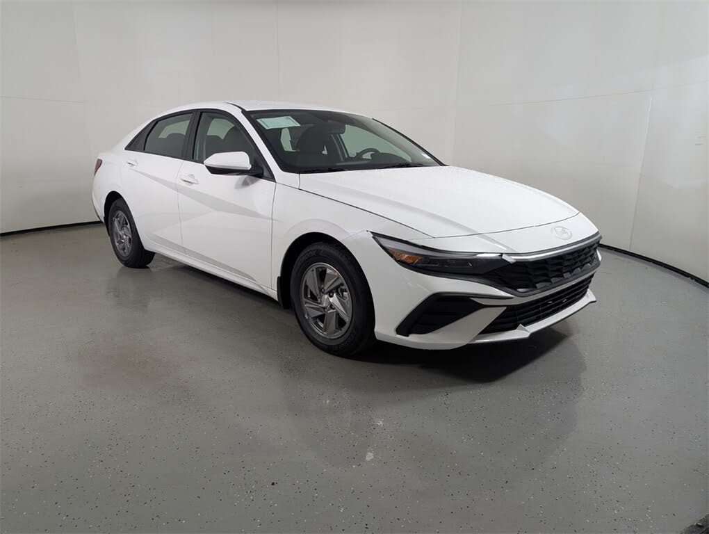 2025 Hyundai Elantra SE FWD