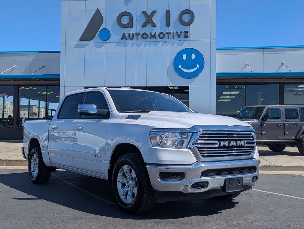 2024 RAM 1500 Laramie Crew Cab 4WD