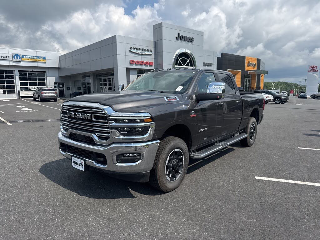 2025 RAM 3500 Laramie Crew Cab 4WD