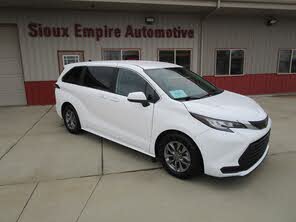 Toyota Sienna LE 8-Passenger AWD