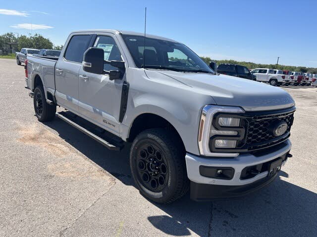 2025 Ford F-250 Super Duty Lariat Crew Cab 4WD