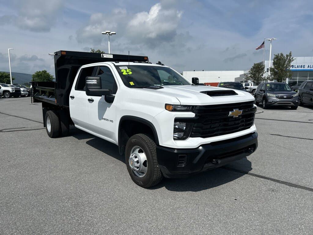 2025 Chevrolet Silverado 3500HD Chassis Work Truck Crew Cab 4WD