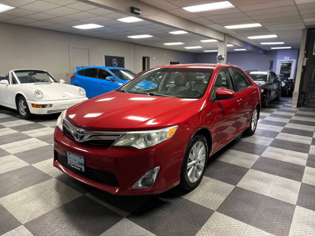 2014 Toyota Camry Hybrid XLE FWD