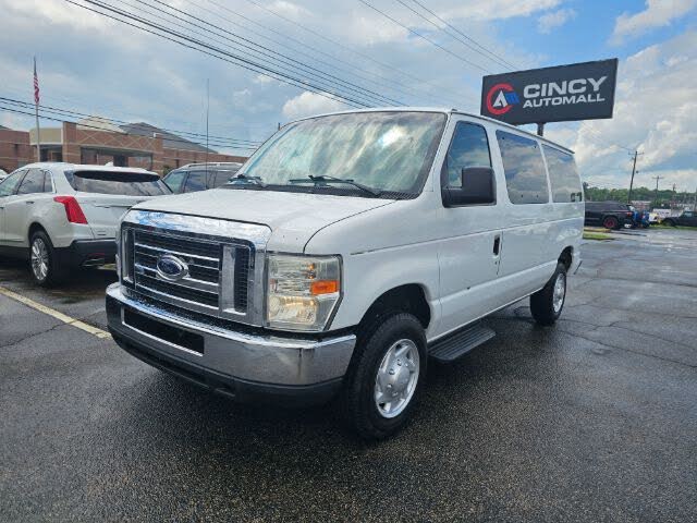 2011 Ford E-Series E-350 XLT Super Duty Passenger Van