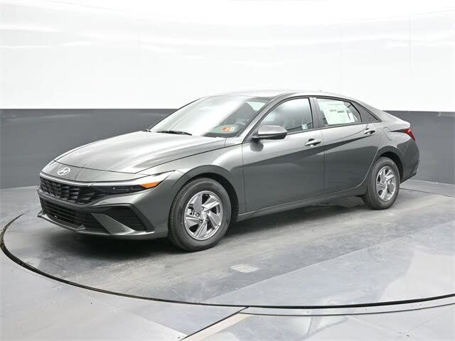 2025 Hyundai Elantra SE FWD
