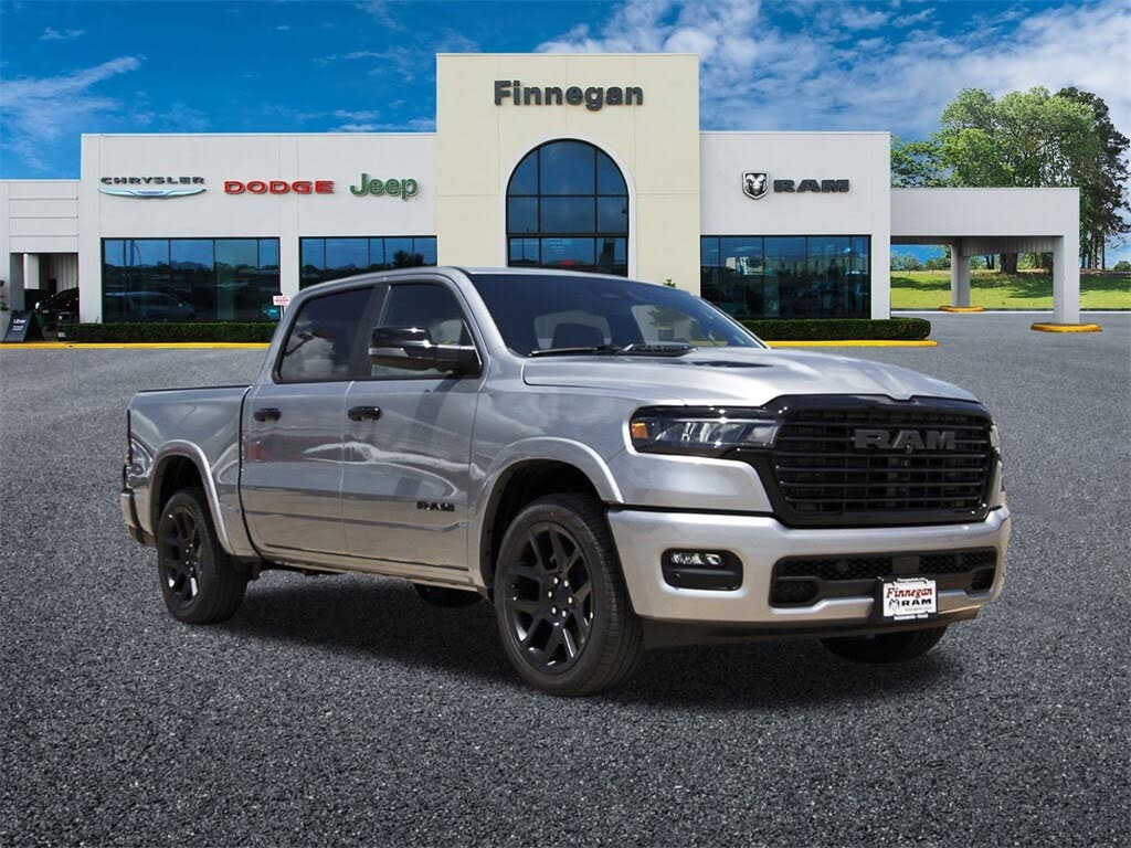 2025 RAM 1500 Laramie Crew Cab 4WD