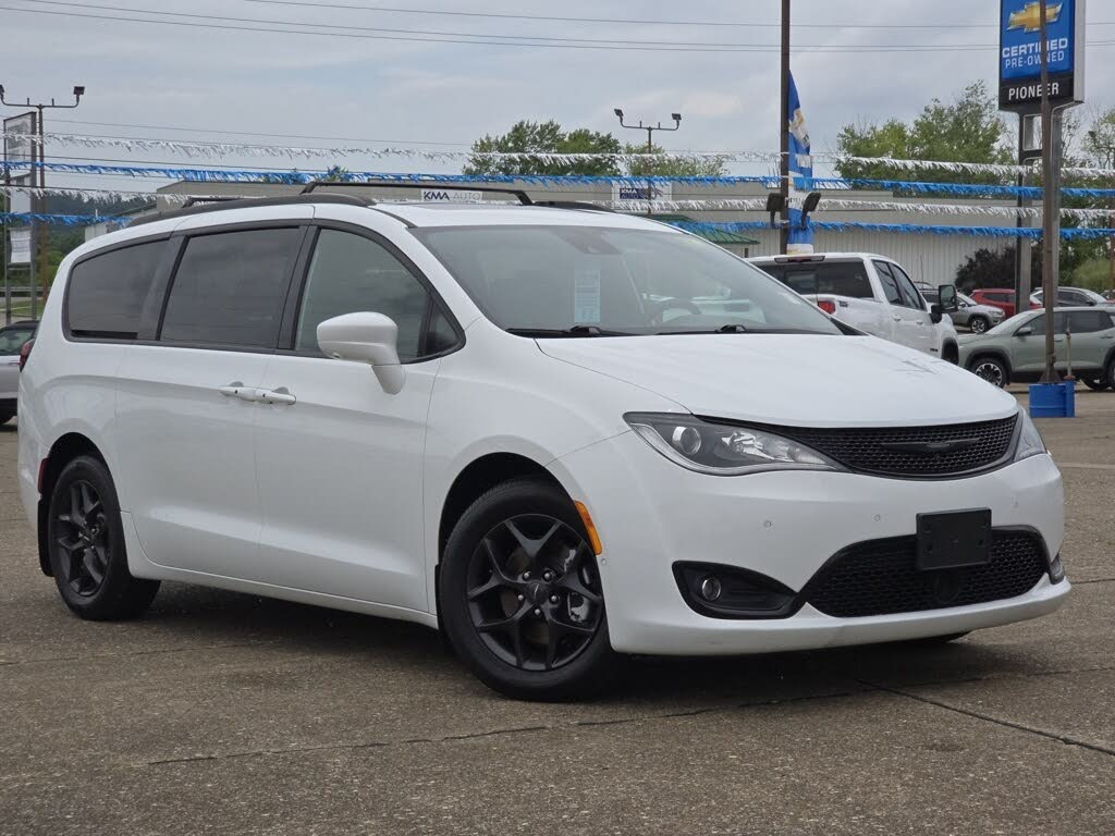 2019 Chrysler Pacifica Touring L Plus FWD