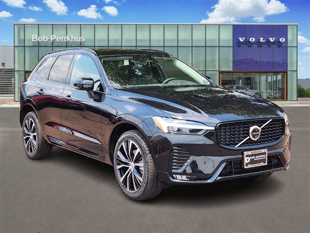 2025 Volvo XC60 B5 Plus Dark Theme AWD