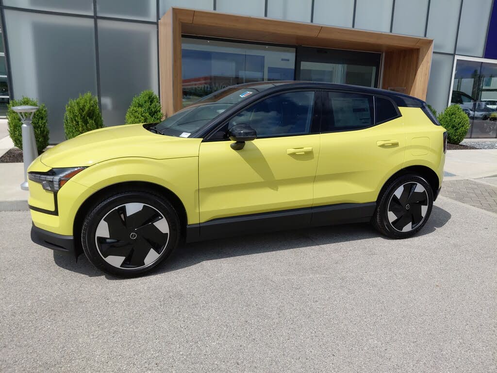 2025 Volvo EX30 Twin Plus eAWD