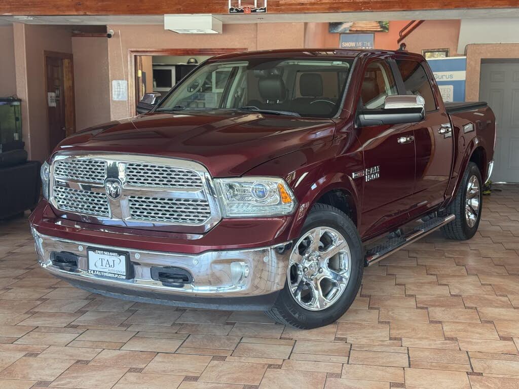 2016 RAM 1500 Laramie Crew Cab RWD
